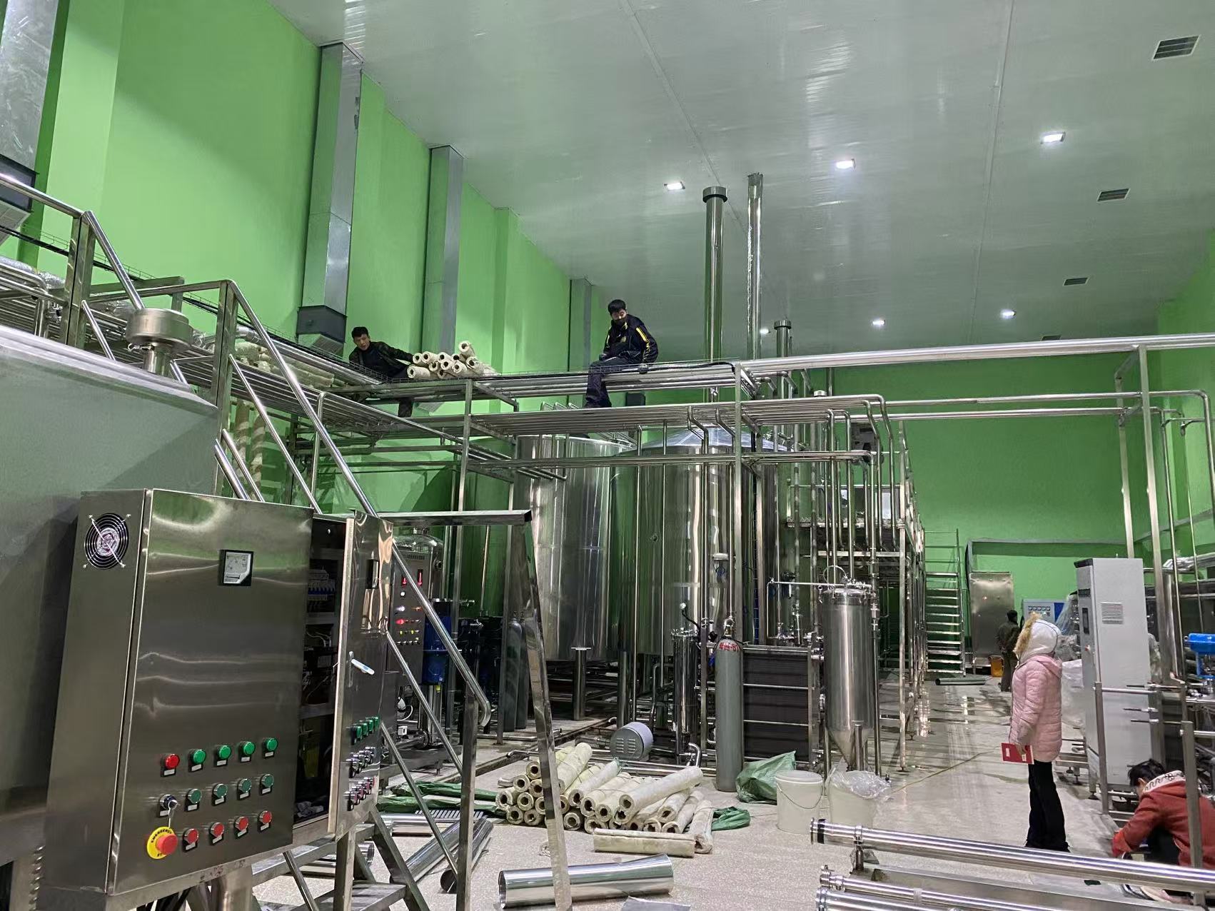 鲅鱼圈精酿啤酒设备厂—精酿啤酒设备制造：传承工艺与创新科技的交融